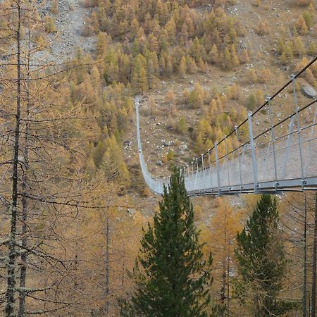Haus Valaisia - Randa Bei Zermatt Apartment Bagian luar foto