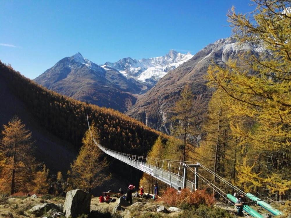 Haus Valaisia - Randa Bei Zermatt Apartment Bagian luar foto