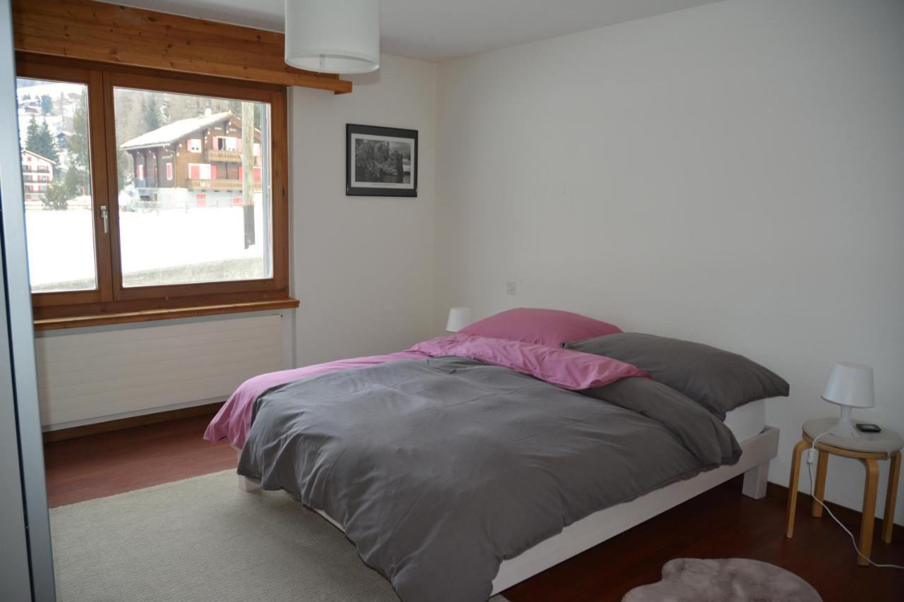 Haus Valaisia - Randa Bei Zermatt Apartment Bagian luar foto